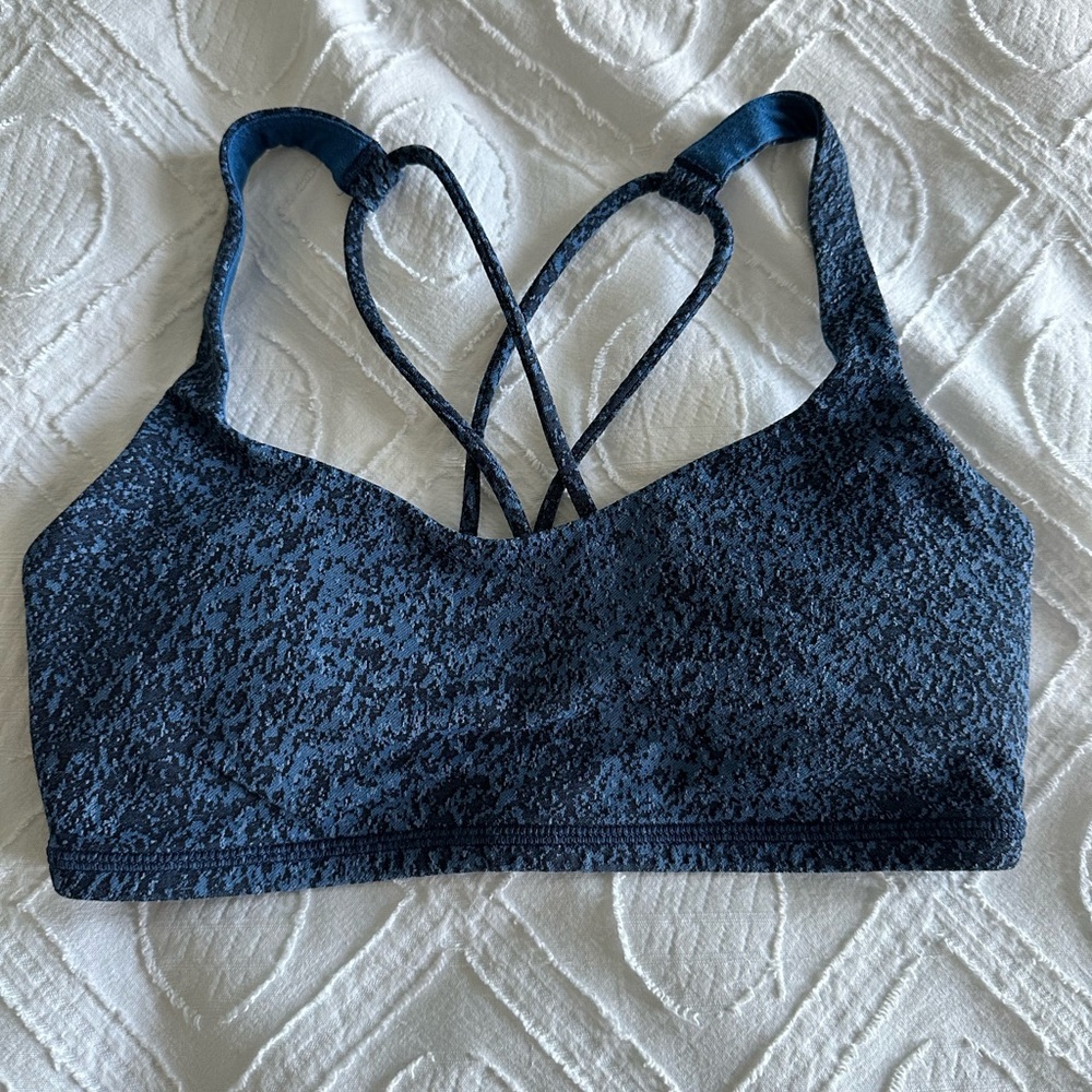 Lululemon Free to Be Sports Bra
